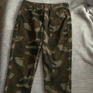 CORDUROY CAMO CAPRI FROM AMERICAN EAGLE